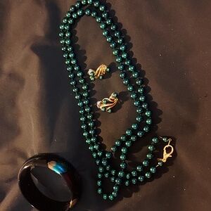 70s Vint Lady Remington 23 In Necklace. LRem. Matching Pierced 70s Vint.earrings